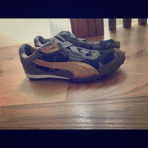 Never worn Camo Puma sneakers size 7!